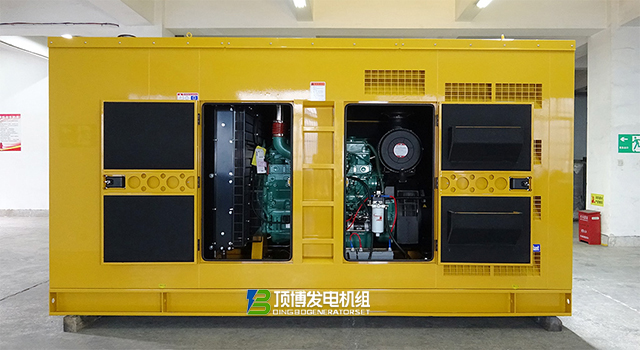 400kw康明斯-正面图-开门-高清 拷贝.jpg